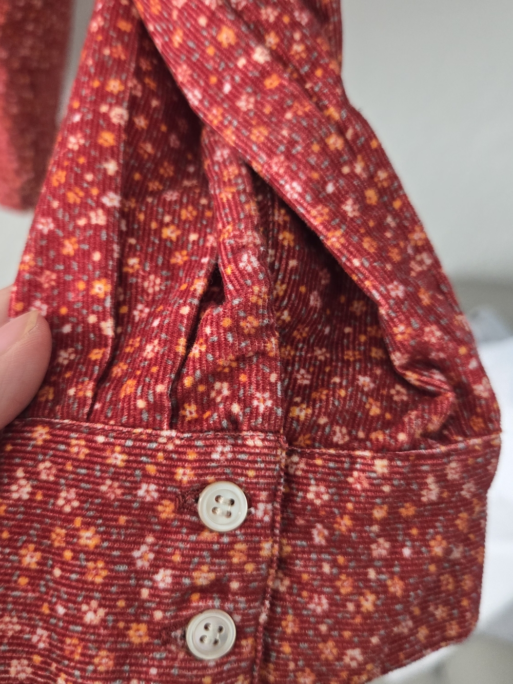 Doen Floral Ruffle Button-Down Top - Picture 5 of 7
